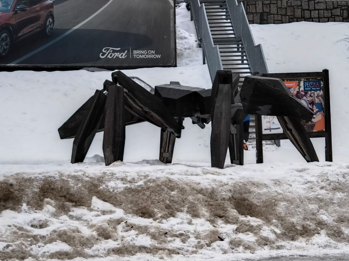 1e58c8d8 3e4f 46f6 b469 42b9b56df2e5