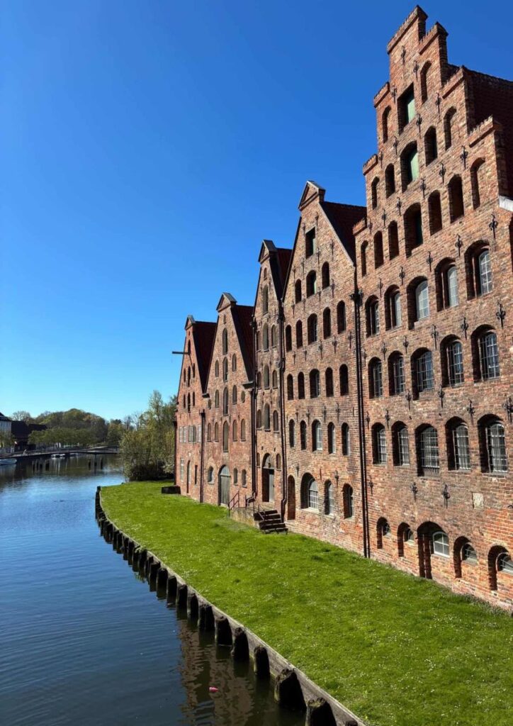 83A7B745 3AE2 40B2 9F2D AB135030AD5D